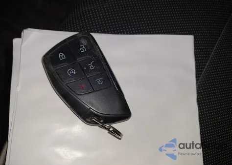 2022 Chevrolet Suburban Premier z USA, uszkodzony, nr VIN 1GNSKFKL9NR139731